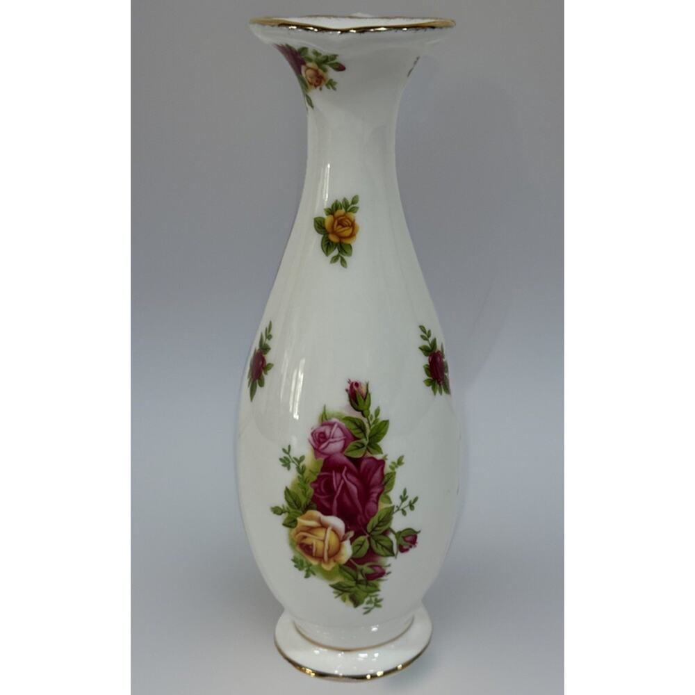 Royal Albert Old Country Roses 1962 Bud Vase England Fluted Edge Gold Border